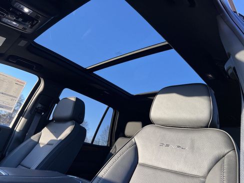 New 2026 GMC Yukon Denali w/ Sun & Power Step Package image 40