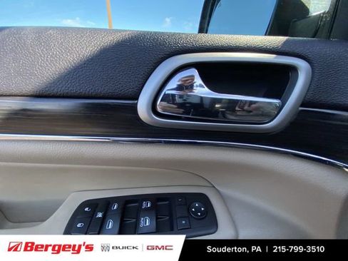 Used 2019 Jeep Grand Cherokee Limited image 26