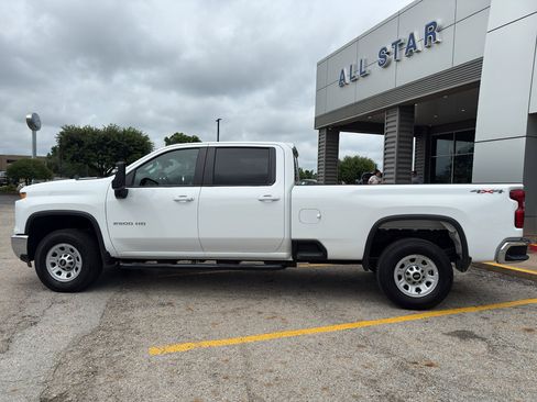 Used 2025 Chevrolet Silverado 2500 LT w/ Convenience Package AWD/4WD image 8