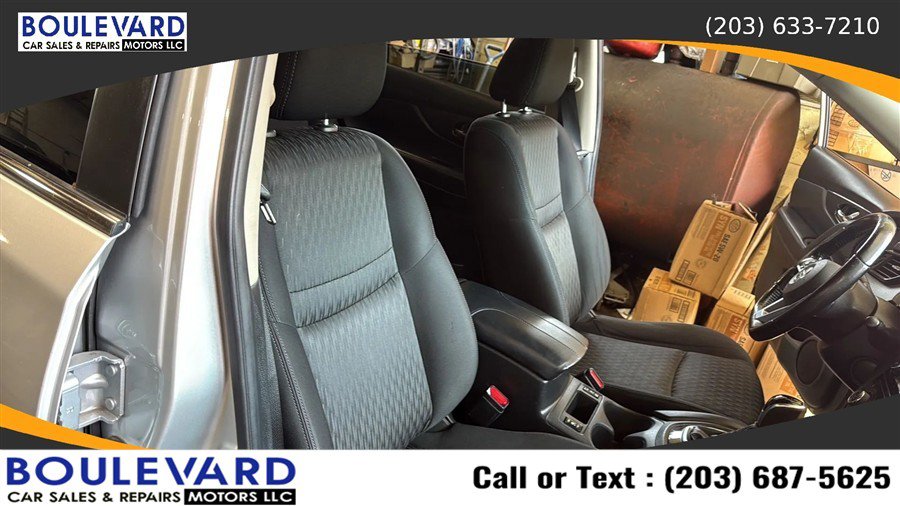 Used 2020 Nissan Rogue SV w/ Sun & Sound Touring Package AWD/4WD image 41