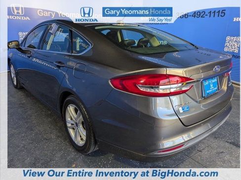 Used 2018 Ford Fusion SE w/ Fusion SE Technology Package image 8