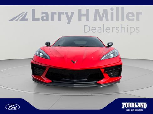 Used 2022 Chevrolet Corvette Stingray Coupe w/ Z51 Performance Package RWD image 8