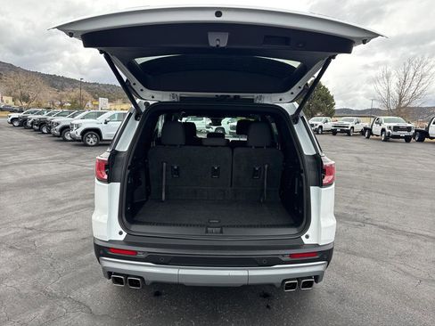 Used 2025 GMC Acadia Elevation image 10
