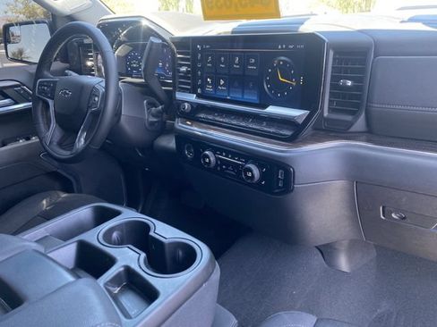 Used 2024 Chevrolet Silverado 1500 LT Trail Boss w/ Protection Package AWD/4WD image 10