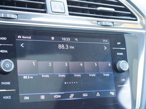 Used 2023 Volkswagen Tiguan SE w/ Panoramic Sunroof Package AWD/4WD image 21