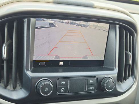 Used 2019 Chevrolet Colorado Z71 AWD/4WD image 30