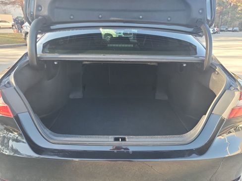 Certified 2022 Toyota Camry SE image 30