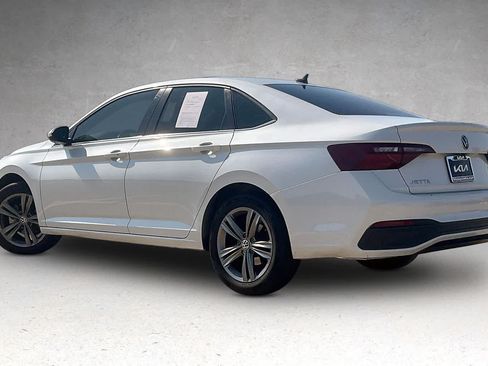 Used 2023 Volkswagen Jetta SE w/ Panoramic Sunroof Package FWD image 4