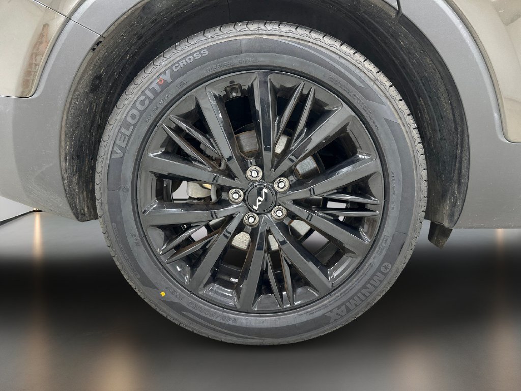 Used 2022 Kia Telluride SX w/ Towing Package FWD image 10