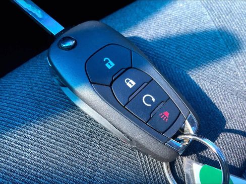 Certified 2025 Chevrolet Trax RS w/ Driver Confidence Package image 15