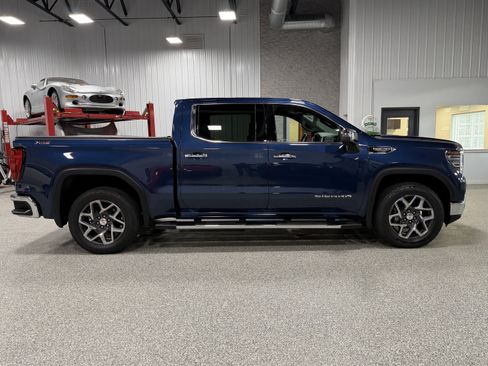Certified 2023 GMC Sierra 1500 SLT w/ SLT Premium Plus Package AWD/4WD image 7