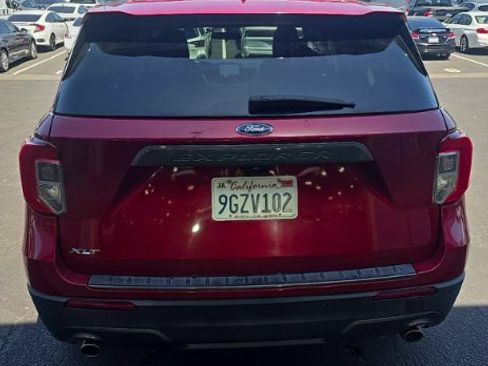 Used 2023 Ford Explorer XLT w/ Equipment Group 202A RWD image 5