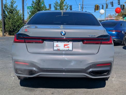 Used 2022 BMW 740i w/ M Sport Package image 28