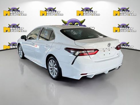 Used 2024 Toyota Camry SE FWD image 6