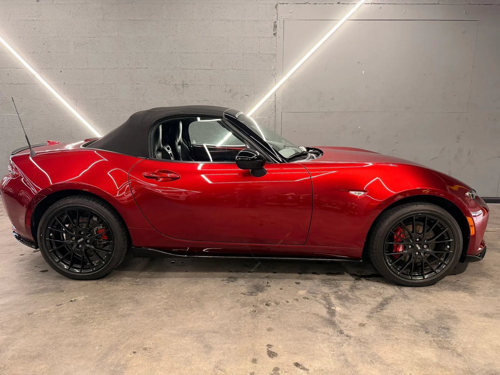 Used 2023 MAZDA MX-5 Miata Club w/ Brembo/BBS Recaro Package RWD image 4
