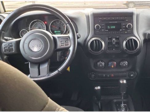 Used 2017 Jeep Wrangler Unlimited Sport AWD/4WD image 8