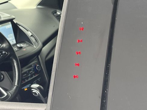 Used 2019 Ford Escape SEL image 6