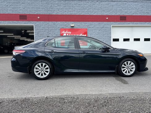 Used 2020 Toyota Camry LE FWD image 2