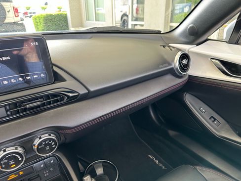 Used 2019 MAZDA MX-5 Miata Grand Touring RWD image 20