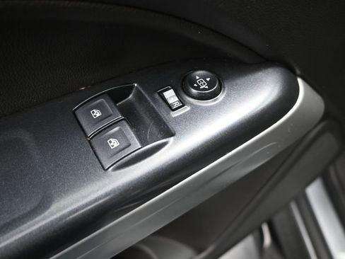 Used 2021 Chevrolet Colorado LT w/ Fleet Safety Package RWD image 13