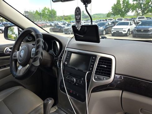 Used 2011 Jeep Grand Cherokee Laredo RWD image 23