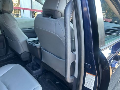 Used 2021 Toyota Sienna XLE image 23