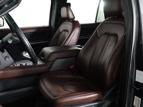 Used 2022 Ford Expedition Limited image 35