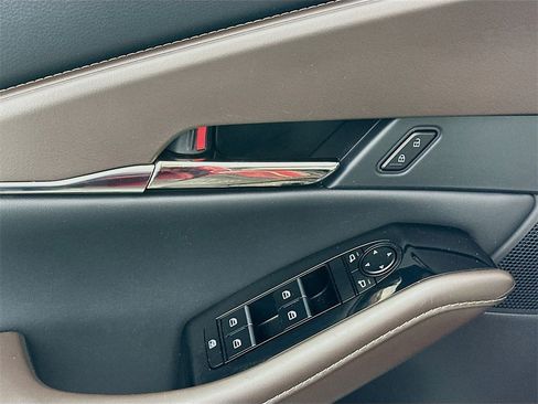 Used 2022 MAZDA CX-30 AWD 2.5 S w/ Premium Package image 18