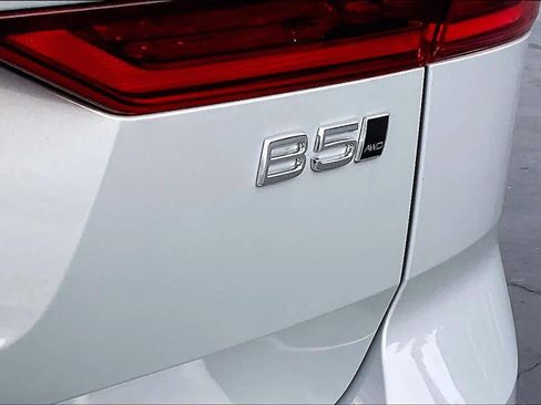 New 2026 Volvo XC60 B5 Ultra w/ Protection Package Premier image 26