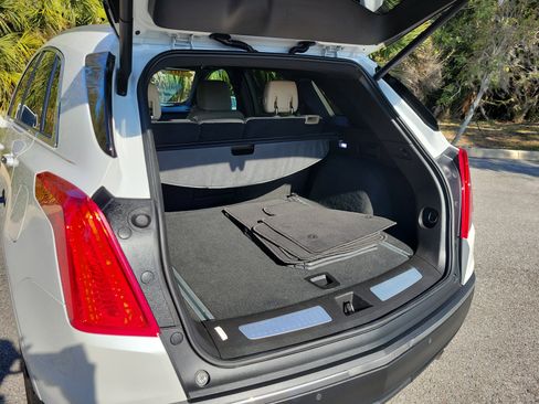 Used 2017 Cadillac XT5 Luxury w/ Driver Awareness Package image 12