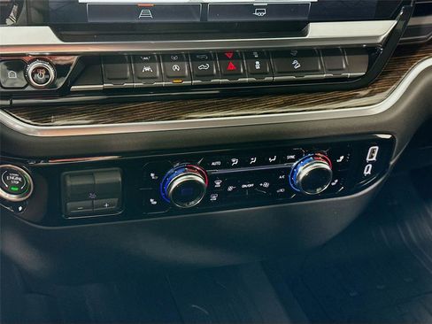 New 2026 GMC Sierra 1500 Elevation AWD/4WD image 9