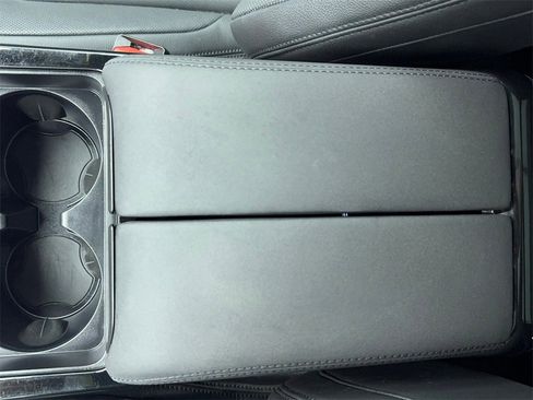 Used 2025 Land Rover Range Rover Velar Dynamic SE image 37