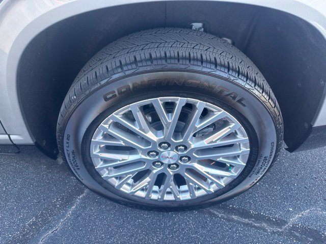 Used 2024 GMC Acadia Denali w/ Super Cruise Package FWD image 11