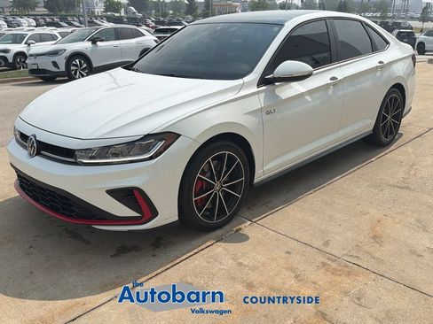 Used 2025 Volkswagen Jetta GLI Autobahn FWD image 3