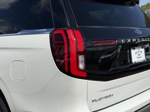 Certified 2025 Ford Expedition Max Platinum w/ Driver's Package AWD/4WD image 10