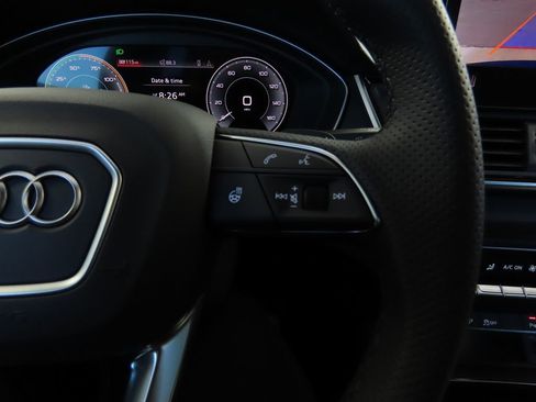 Used 2025 Audi Q5 e Premium Plus w/ Premium Plus Package image 13