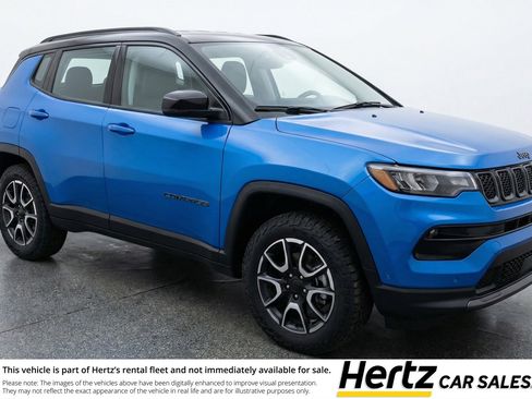 Used 2025 Jeep Compass Trailhawk AWD/4WD image 1