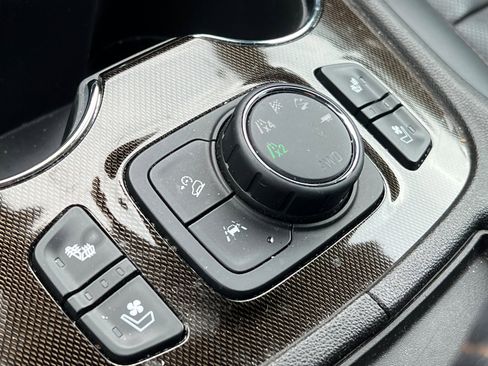 Used 2023 GMC Acadia AT4 w/ Technology Package image 31