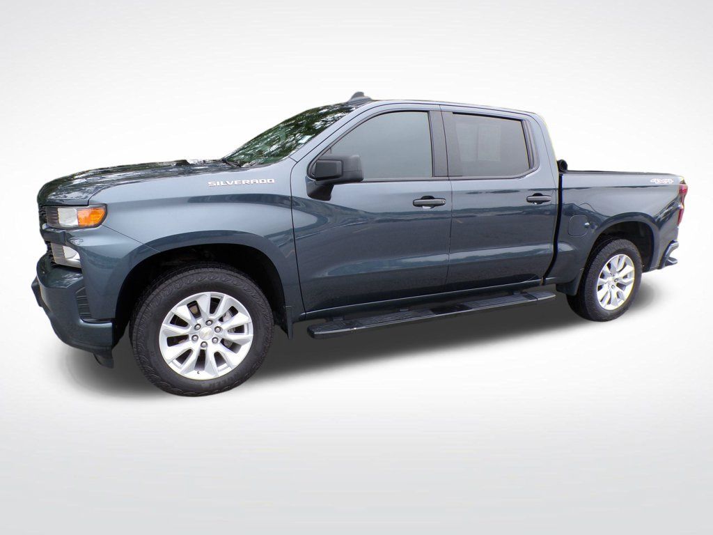 Used 2020 Chevrolet Silverado 1500 Custom w/ Custom Value Package AWD/4WD image 3