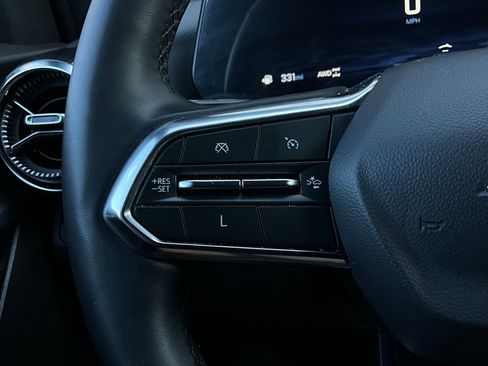 Used 2025 Chevrolet Equinox LT image 32