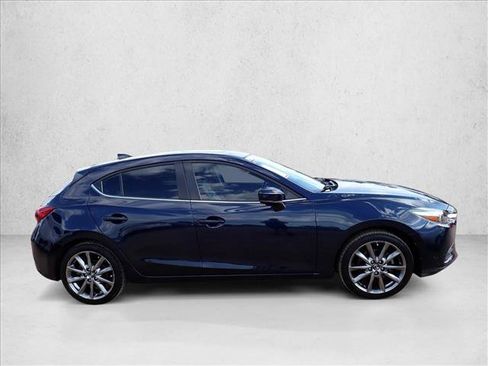 Used 2018 MAZDA MAZDA3 Touring FWD image 5