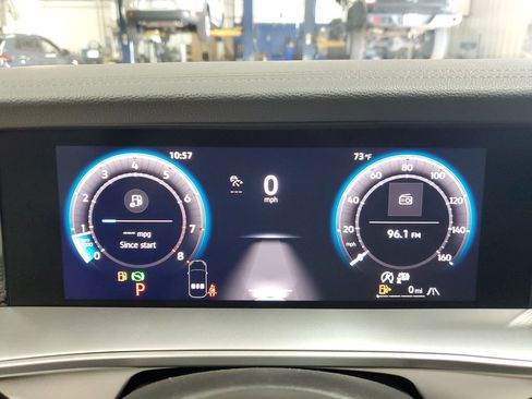 New 2025 Volkswagen Tiguan SE image 18