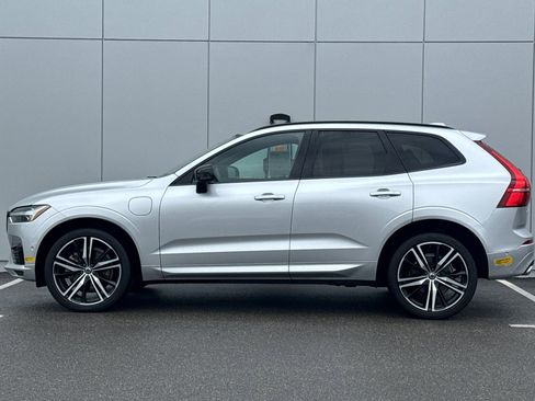 Used 2021 Volvo XC60 T8 R-Design w/ Advanced Package image 2