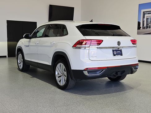 Used 2023 Volkswagen Atlas Cross Sport SE FWD image 6