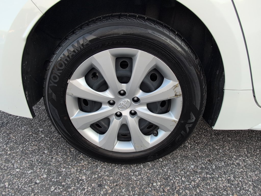 Used 2022 Toyota Corolla LE FWD image 14