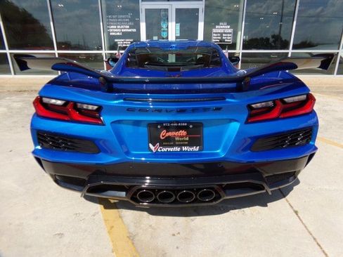 Used 2025 Chevrolet Corvette Z06 w/ Z07 Performance Package RWD image 6