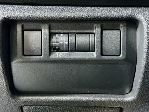 Used 2024 Subaru Crosstrek 2.0i Premium image 17