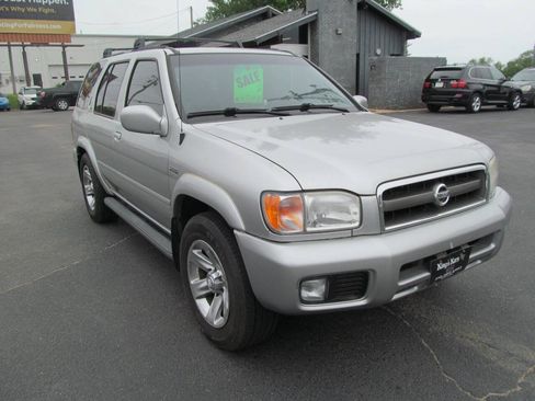 Used 2004 Nissan Pathfinder LE Platinum RWD image 6