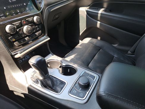 Used 2021 Jeep Grand Cherokee Limited w/ Luxury Group II AWD/4WD image 24