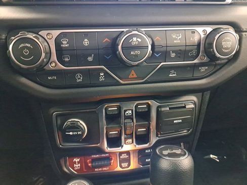 New 2026 Jeep Wrangler Unlimited Rubicon w/ Technology Group image 22